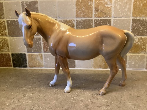 Beswick horse figure mare - horse,