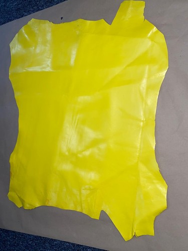 Bright lemon yellow - bright,