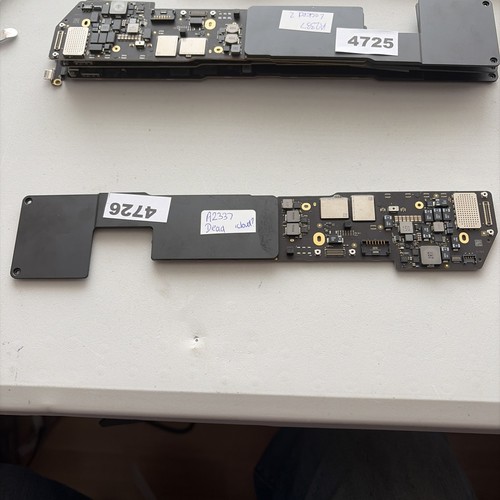 Genuine apple macbook air - genuine,