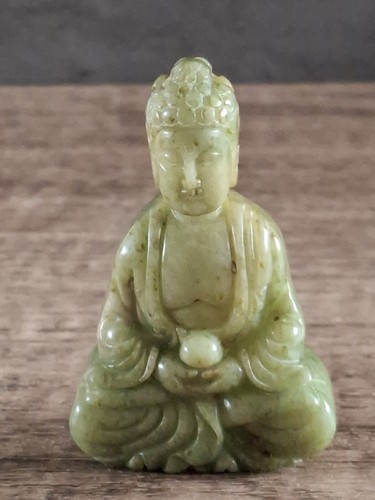 Vintage carved meditating - 2.4",