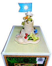 pocket dragons.  'SEASIDE CASTLE'  1999  Limited Edition.  Mint Condition. Boxed