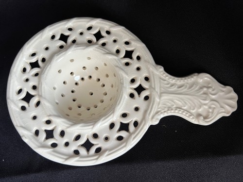 Royal creamware tea strainer - royal,