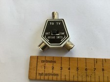TV Antenna Game Switch 75 Ohm UK TV Aerial Plug to 2 Sockets OM0847A
