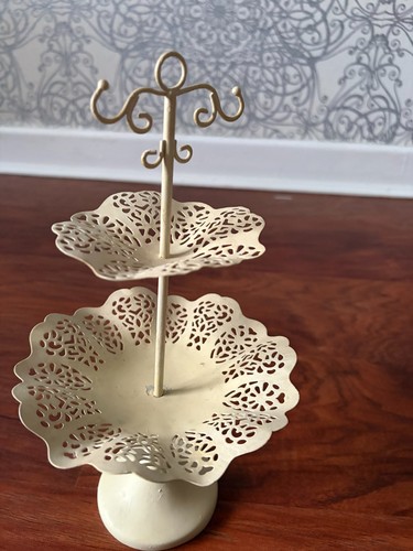 Vintage shabby chic cream - vintage,