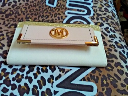 Handbags and purses - handbags,