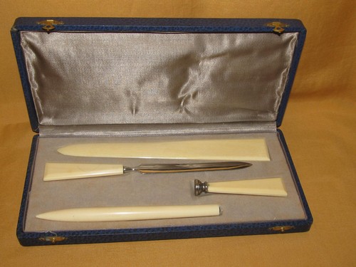 White desk set - desk, seal