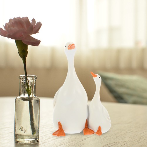Outdoor white resin - white,