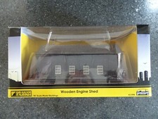 GRAHAM FARISH 42-096 WOODEN ENGINE SHED N GAUGE