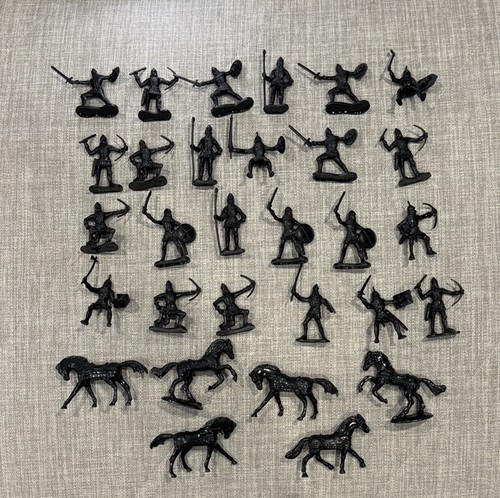 Lot vintage plastic knights - plastic,
