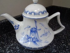 COMPTON & WOODHOUSE TEAPOTS OF THE OLD WORLD  - DUTCH WINDMILL TEAPOT