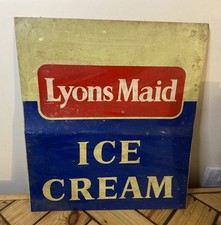 Vintage 1960 metal lyons - vintage,