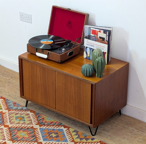 Vintage retro plan sideboard - g,