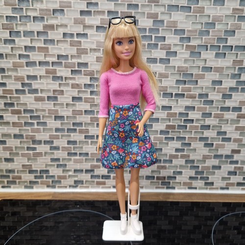 Barbie fashion doll teacher - fashion,