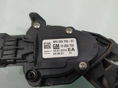 13252702 accelerator pedal