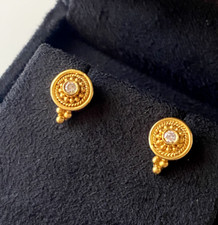 Byzantine stud earrings, 22ct