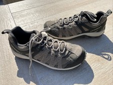 New without box Ladies Merrell Accentor 3 size 8 gore tex hiking shoes RRP 140