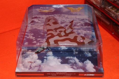 Corgi aa31204 raf avro - aa31204,