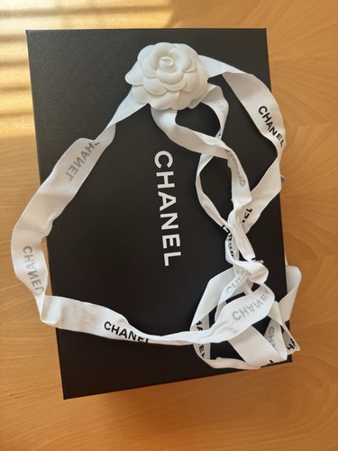 Chanel empty box - chanel,