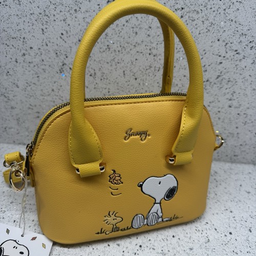 Snoopy peanuts yellow small - snoopy,