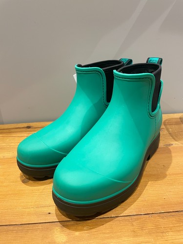 New ugg short green - short, wellie