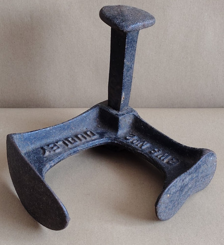 Vintage cast iron cobbler’s