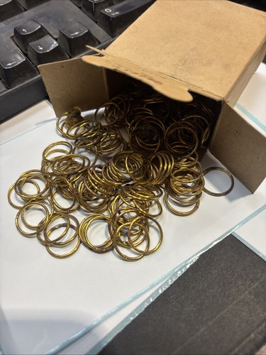 Box 12mm brass curtain - box,