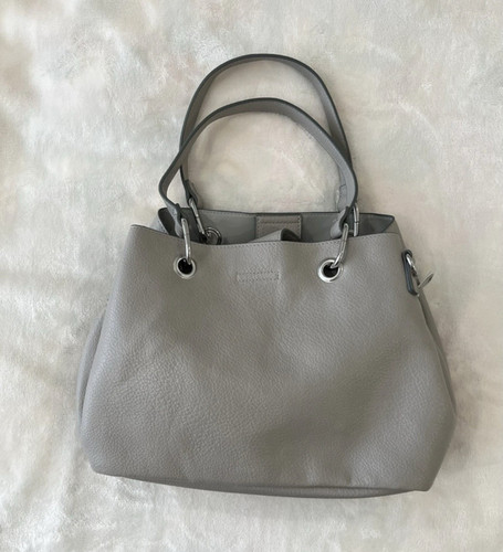 Grey pebbled shoulder bag - grey,