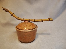 Studio Art Pottery / Lid with