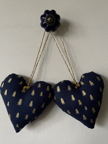 Pair heart door hangers in - pair,