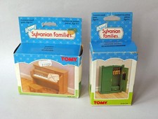 SYLVANIAN FAMILIES green WARDROBE & light brown PIANO, in original boxes, 1980s