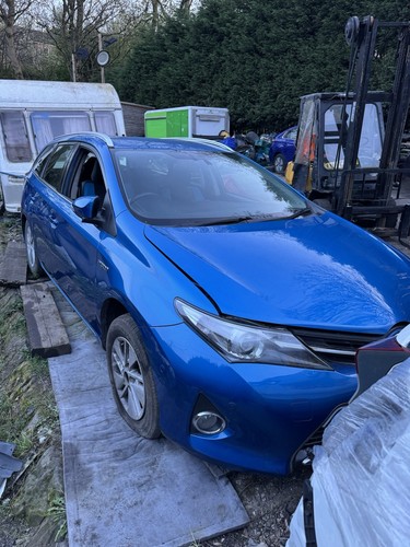 Toyota auris estate - toyota, hybrid