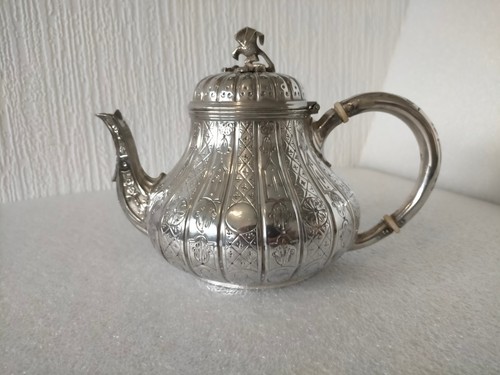 Very old elkington co tea - old,