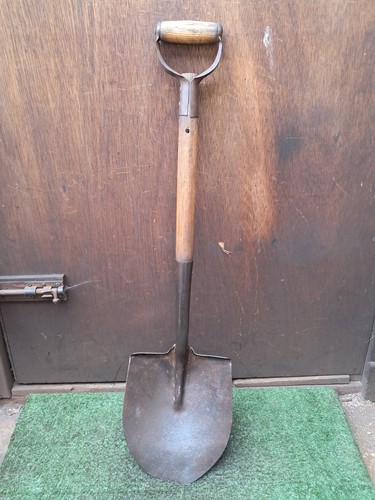 Vintage round mouth shovel - round,