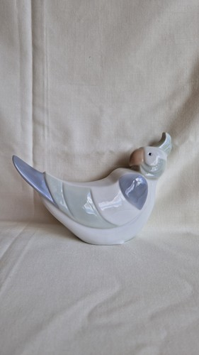 Small bird pocelain ornament - small,