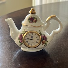 Royal Albert Old Country Roses Miniature Teapot Clock 1962 