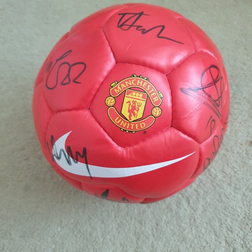 Manchester united team - manchester, signed