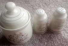 ROYAL DOULTON SALT&PEPPER AND