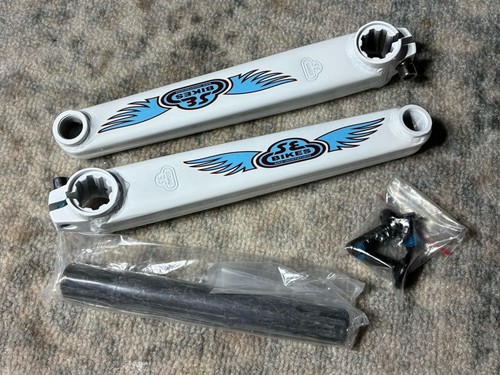 Old school style racing v - style,