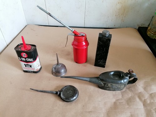 Joblot vintage oil cans - joblot,