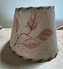 Vintage Pretty Leaf Patterned
