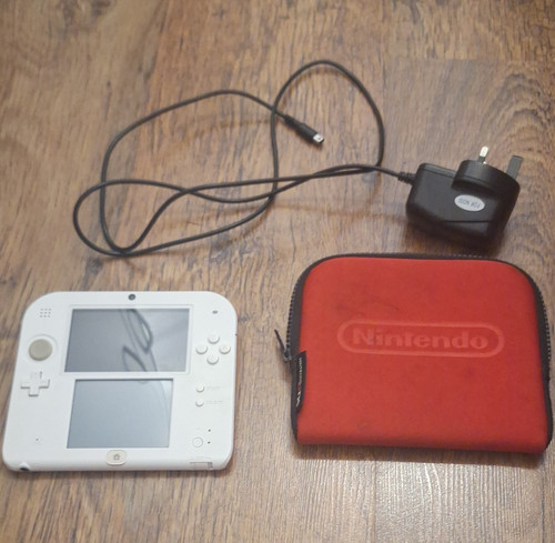 Nintendo 2ds white handheld - white,