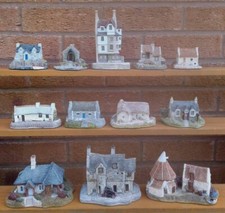 LILLIPUT LANE - SELECTION OF MODEL COTTAGES by DAVID TATE - BOXED.