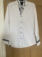 Size M MAKROM Slim Fit Long Sleeved White Dress Shirt Contrasting Navy Blue