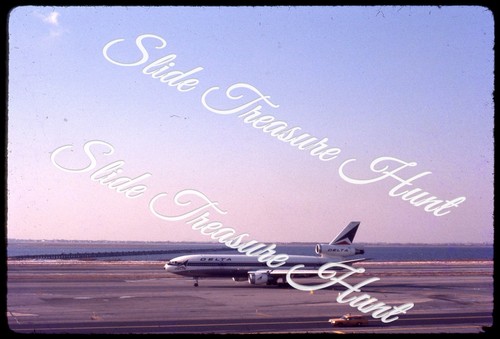 Delta airlines aircraft - delta,