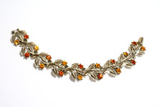VINTAGE Jewelcraft Pale