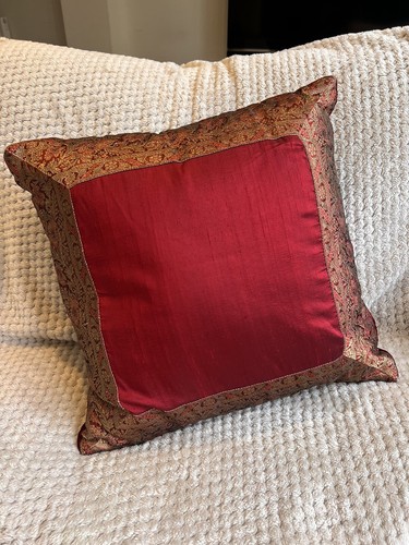 Red cushion indian - -, silk