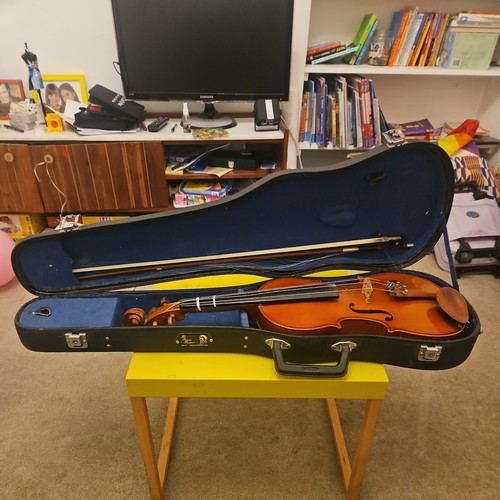 Antique violin people - antique, people's