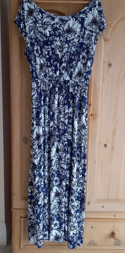 Rogers blue - +, floral