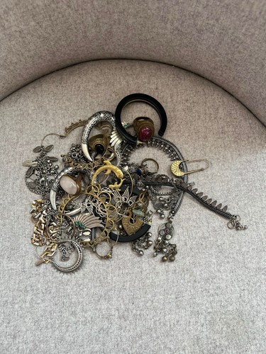 Used costume jewelry - used, lot