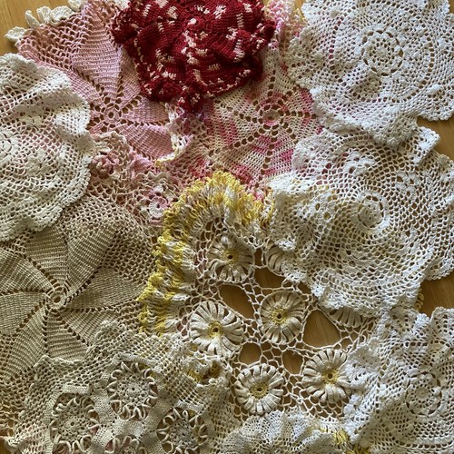 Cottagecore doilies - 50’s,